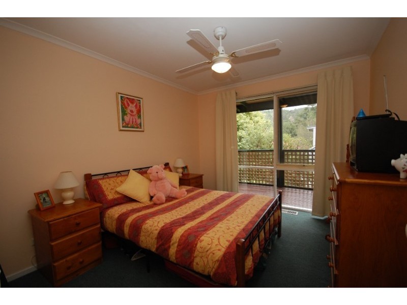 8 Marne Road, Mount Evelyn VIC 3796