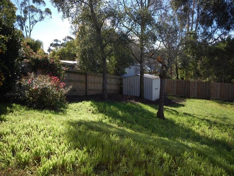 11 Victory Avenue, Wandin North VIC 3139