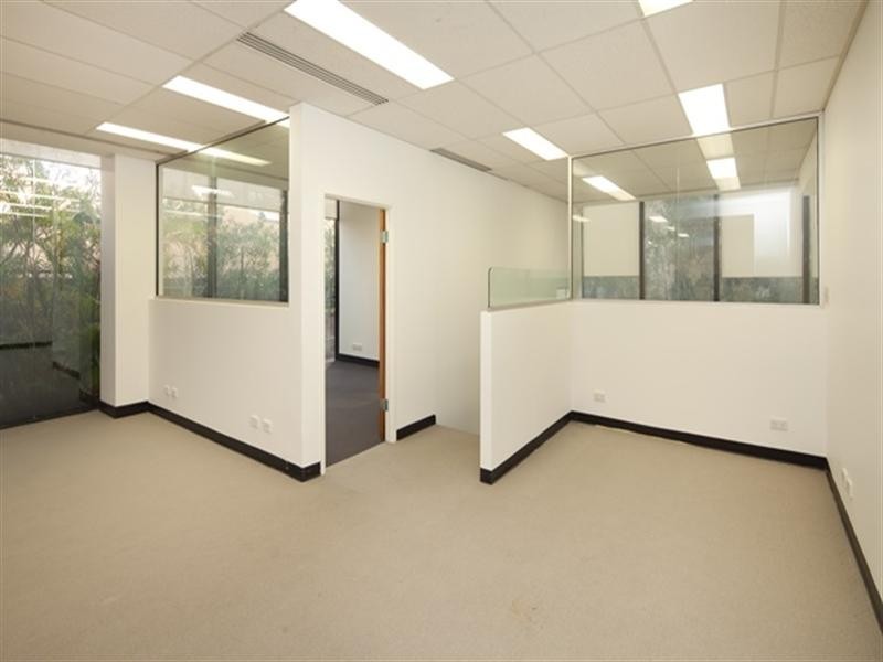 64 Ferny Avenue, Surfers Paradise QLD 4217