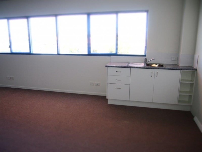 221 Christine Avenue, Miami QLD 4220