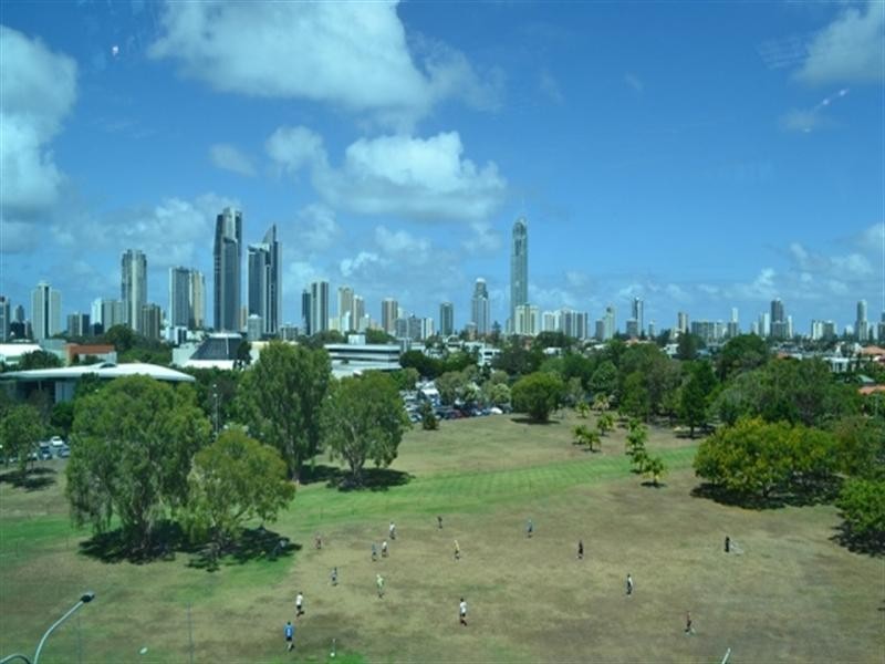 128 Bundall Road, Bundall QLD 4217