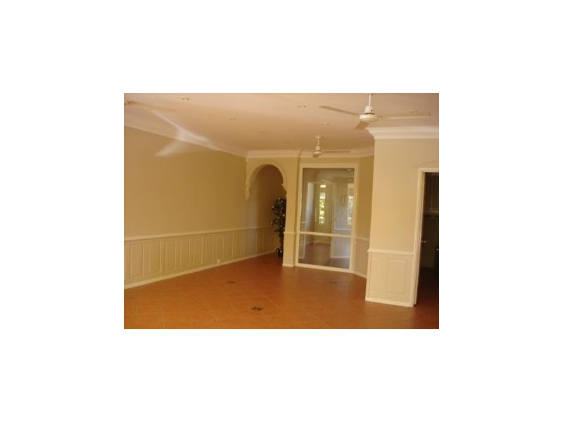 Clear Island Waters QLD 4226