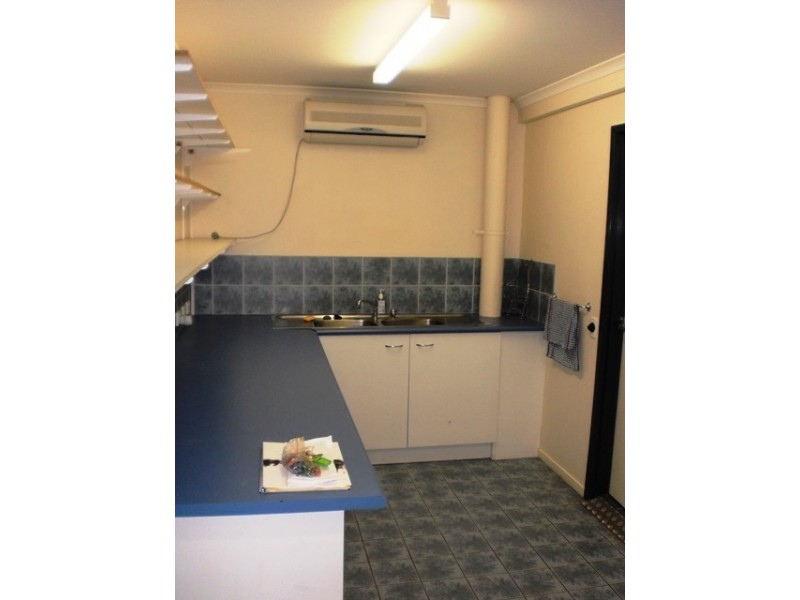 1/8 Fortitude Crescent, Burleigh Heads QLD 4220