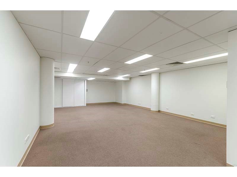 15 Victoria Avenue, Broadbeach QLD 4218