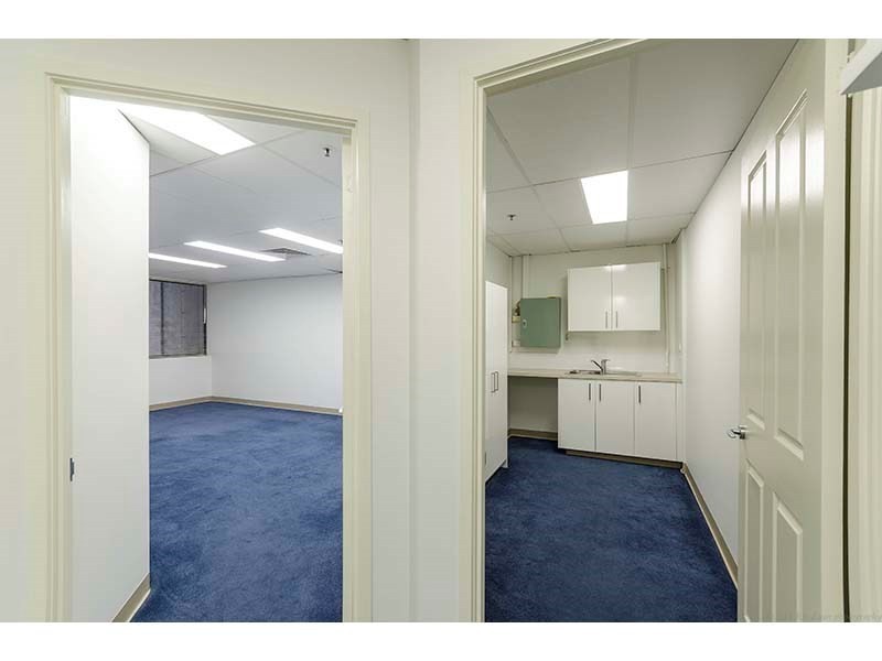 15 Victoria Avenue, Broadbeach QLD 4218