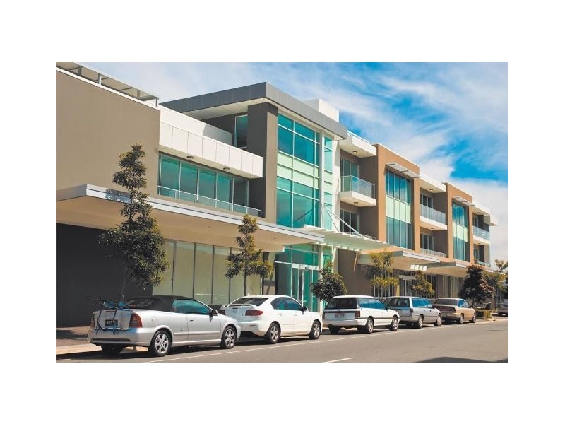 21 Lake Street, Varsity Lakes QLD 4227