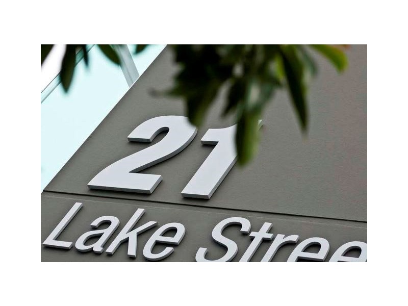 21 Lake Street, Varsity Lakes QLD 4227