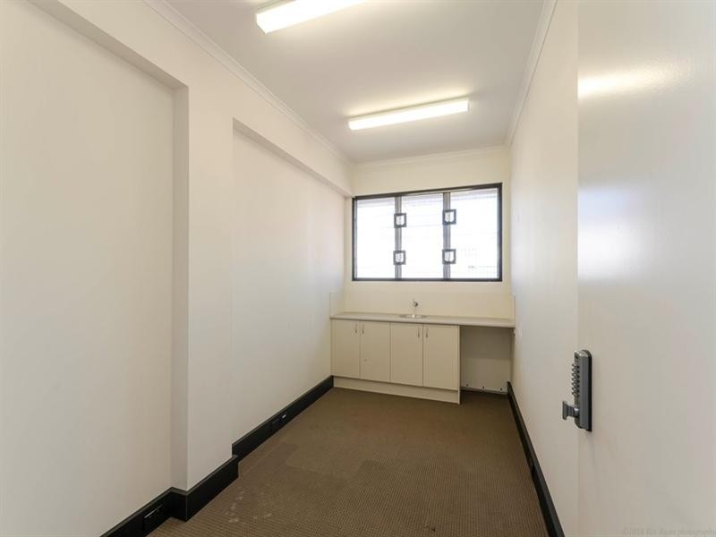 38 Nerang Street, Southport QLD 4215