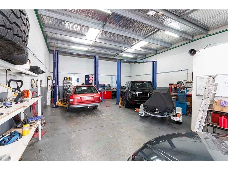 13 Commercial Drive, Ashmore QLD 4214