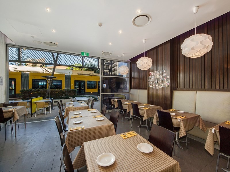 6/3018 Surfers Paradise Boulevard, Surfers Paradise QLD 4217