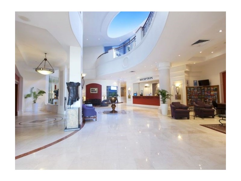 24 Queensland Avenue, Broadbeach QLD 4218