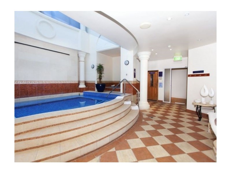 24 Queensland Avenue, Broadbeach QLD 4218