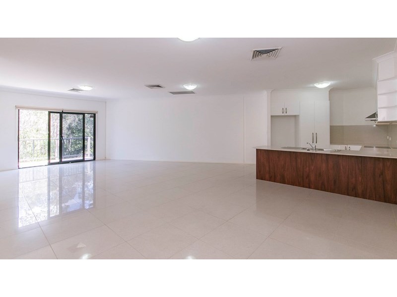 8 and 9/76 Hutchinson Street, Burleigh Heads QLD 4220