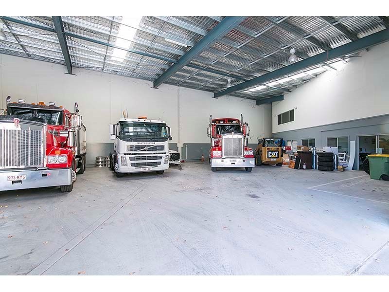 8 and 9/76 Hutchinson Street, Burleigh Heads QLD 4220