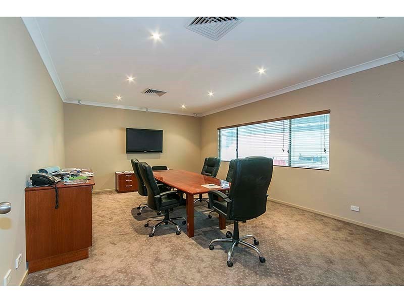 8 and 9/76 Hutchinson Street, Burleigh Heads QLD 4220