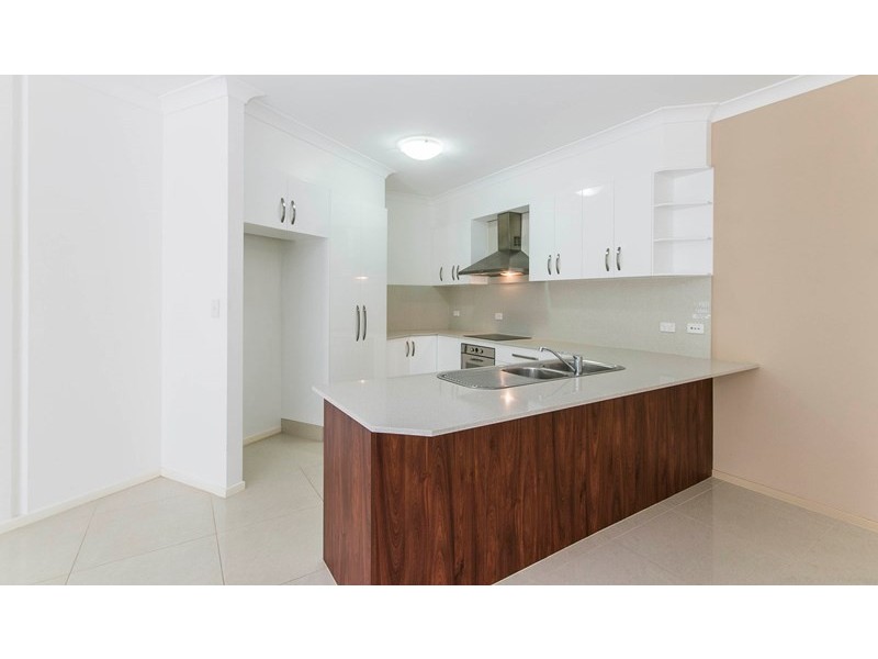 8 and 9/76 Hutchinson Street, Burleigh Heads QLD 4220