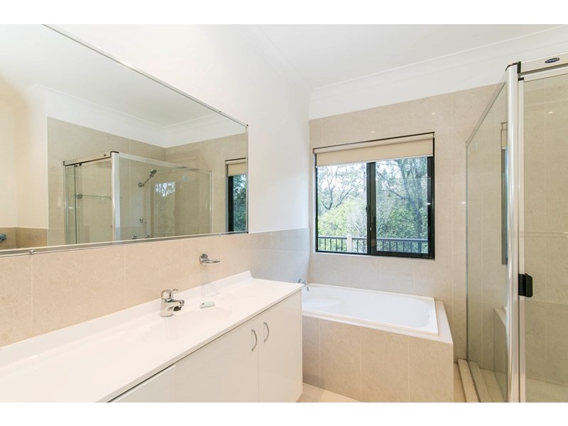 8 and 9/76 Hutchinson Street, Burleigh Heads QLD 4220