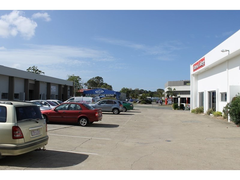 2B/10 Strathaird Road, Bundall QLD 4217