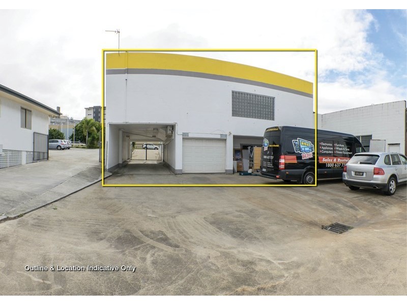 4 Spendelove Avenue, Southport QLD 4215