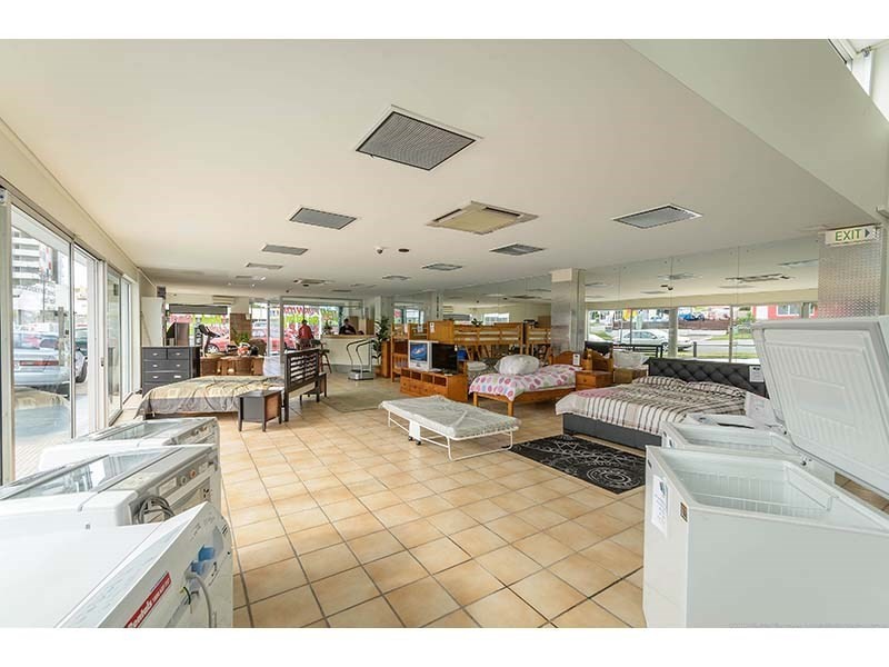 4 Spendelove Avenue, Southport QLD 4215