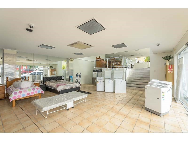 4 Spendelove Avenue, Southport QLD 4215