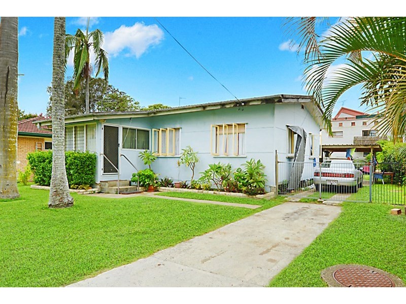 50 Falkinder Avenue, Paradise Point QLD 4216