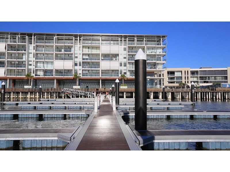 3/4 Marina Promenade, Paradise Point QLD 4216