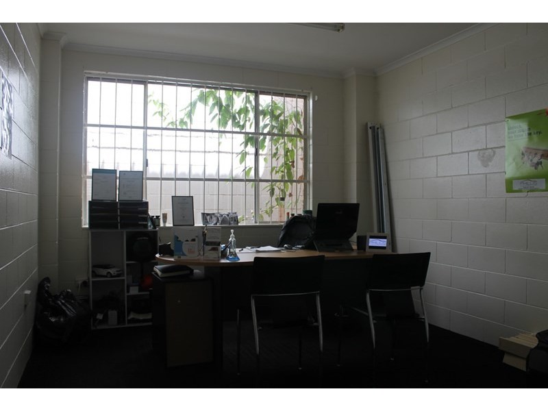 38 Commercial Drive, Ashmore QLD 4214