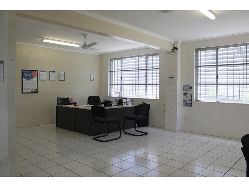 38 Commercial Drive, Ashmore QLD 4214