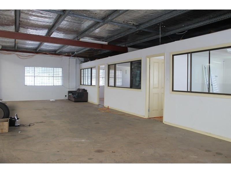 38 Commercial Drive, Ashmore QLD 4214