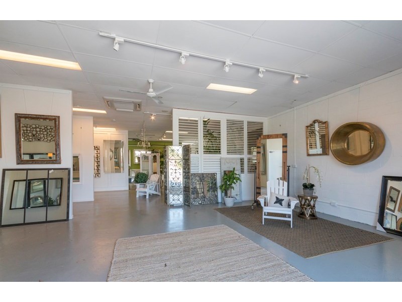 Showroom 2/88 Bundall Road, Bundall QLD 4217