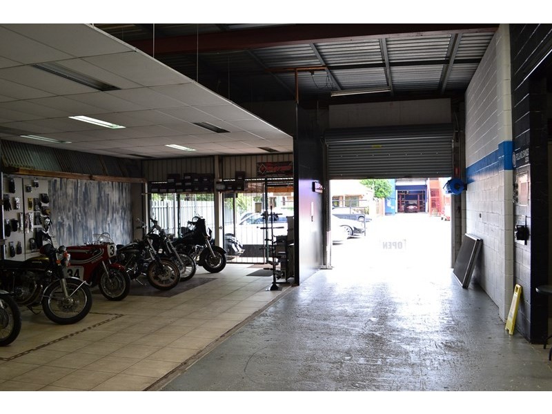 Units 1and 2 74 Currumbin Creek Road, Currumbin Waters QLD 4223