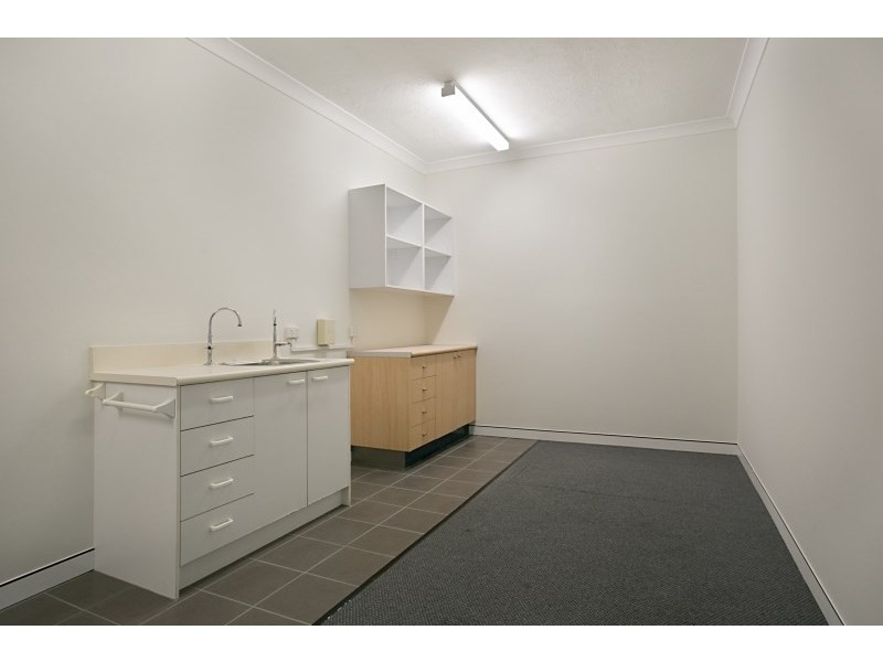 7 and 8/153 Cotlew Street, Ashmore QLD 4214