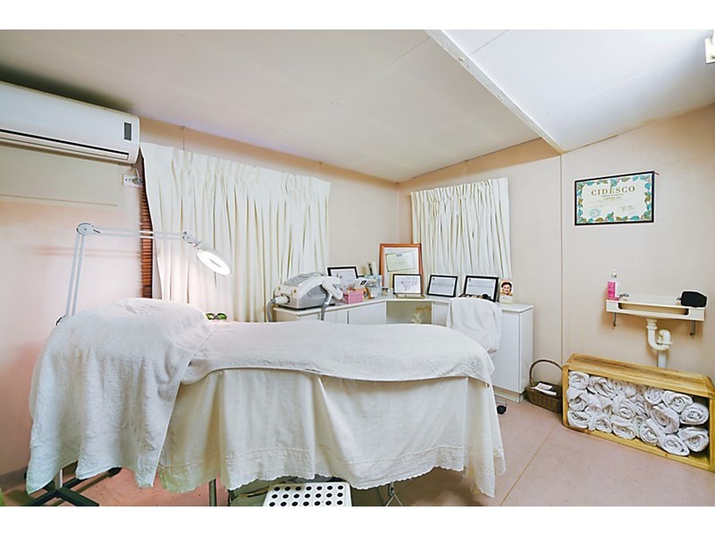 1988 Gold Coast Highway, Miami QLD 4220