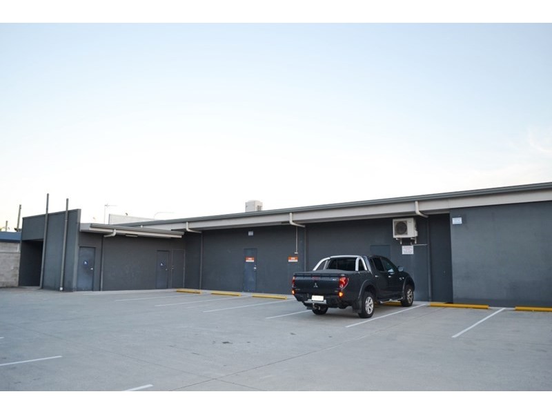 Shop F, 57-65 Brisbane Road, Labrador QLD 4215