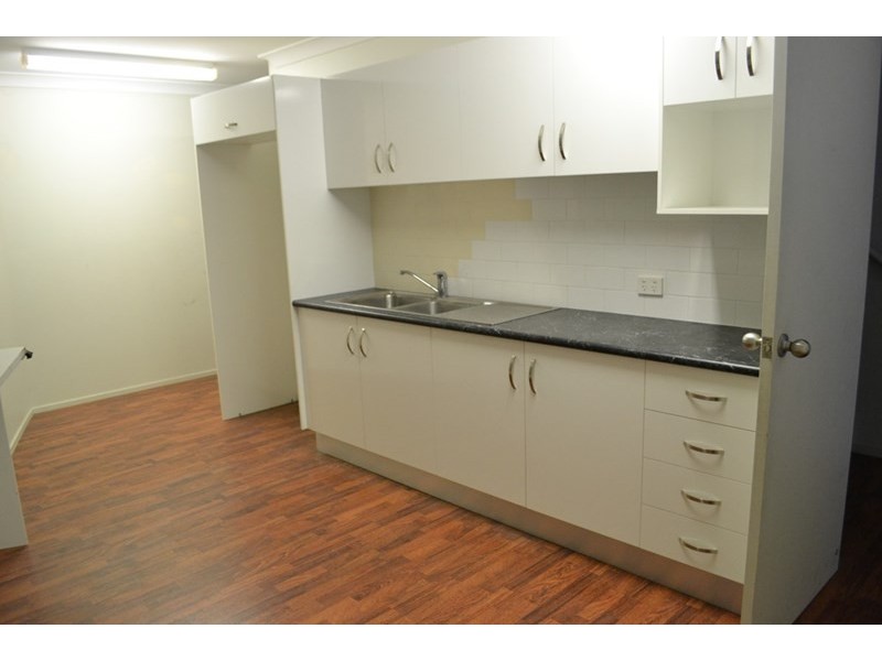 11 Oak Avenue, Miami QLD 4220