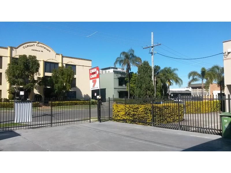 7 Windmill Street, Southport QLD 4215