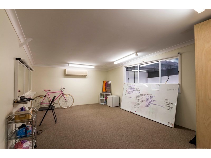 2/31 Hillcrest Parade, Miami QLD 4220