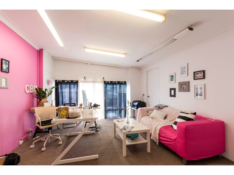 2/31 Hillcrest Parade, Miami QLD 4220