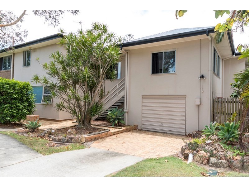 3 Central Street, Labrador QLD 4215