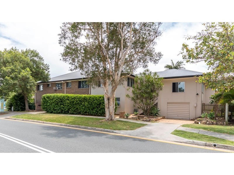 3 Central Street, Labrador QLD 4215