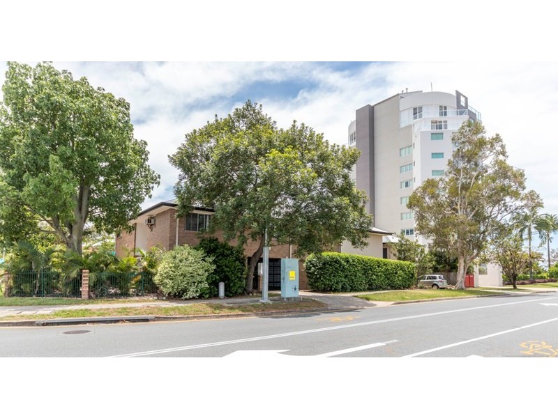 3 Central Street, Labrador QLD 4215