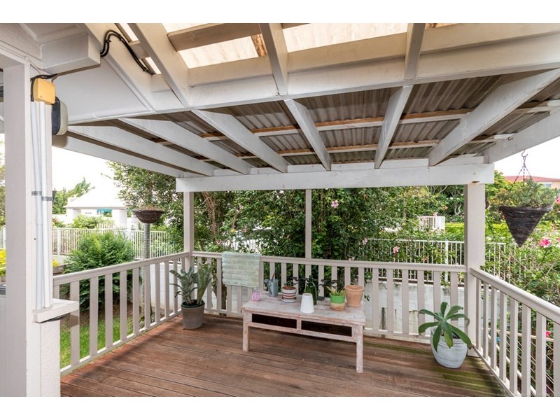 3 Central Street, Labrador QLD 4215