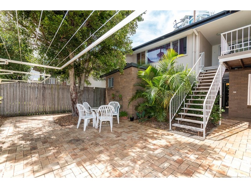 3 Central Street, Labrador QLD 4215