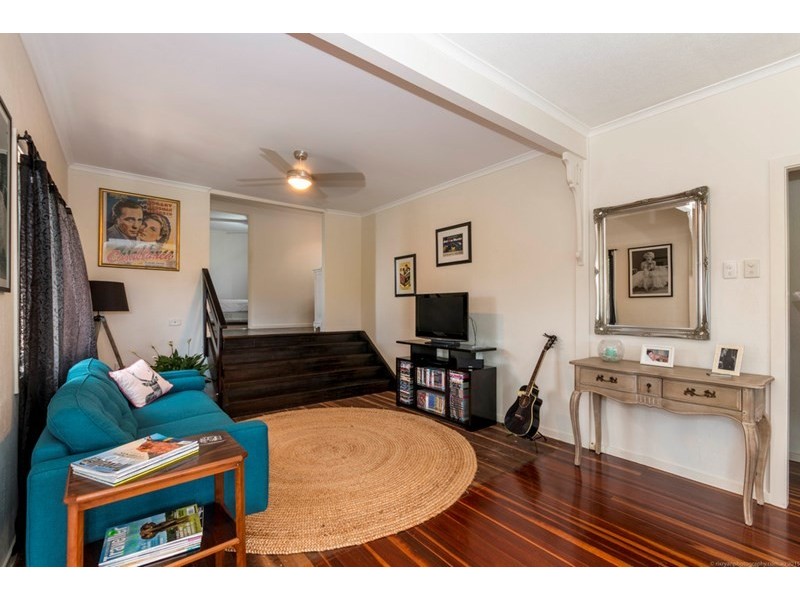 3 Central Street, Labrador QLD 4215