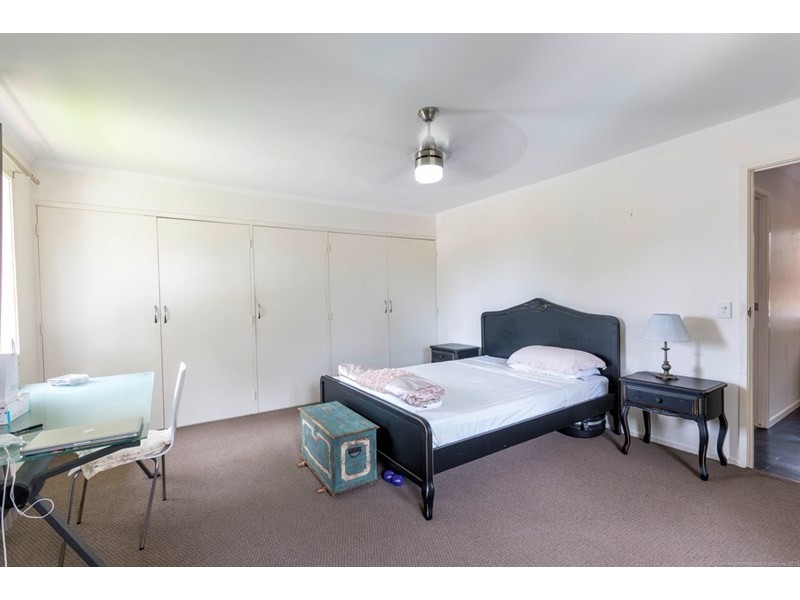 3 Central Street, Labrador QLD 4215