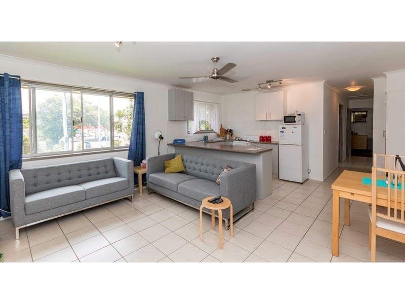 3 Central Street, Labrador QLD 4215