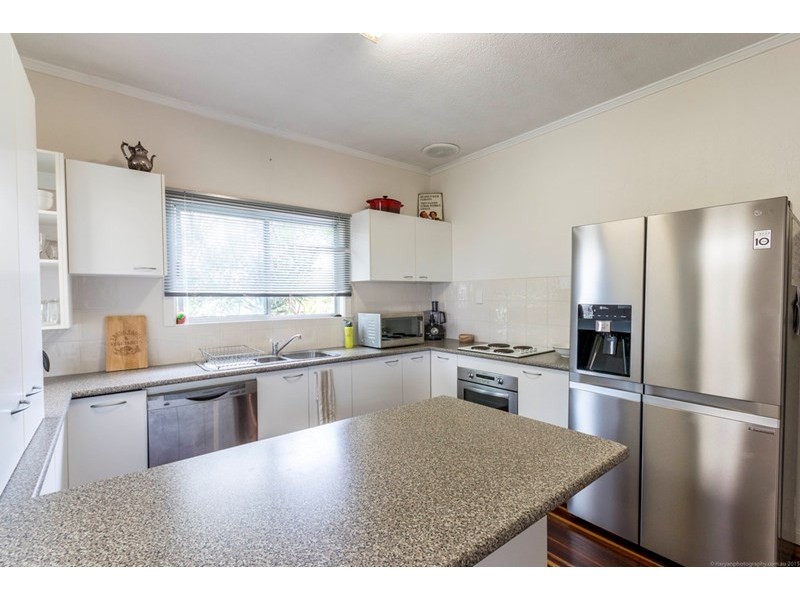 3 Central Street, Labrador QLD 4215