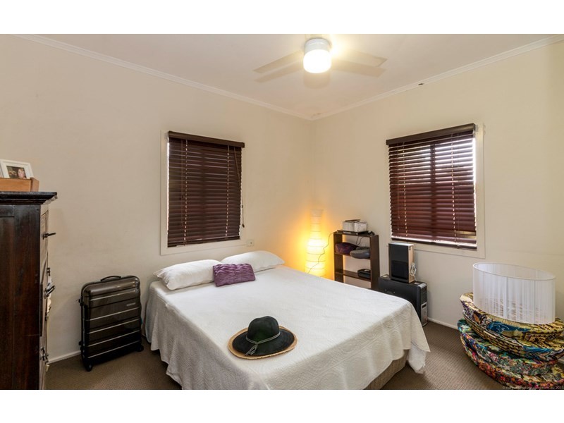 3 Central Street, Labrador QLD 4215