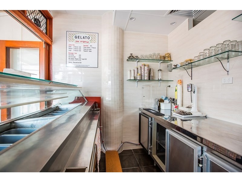 4/15 Victoria Avenue, Broadbeach QLD 4218